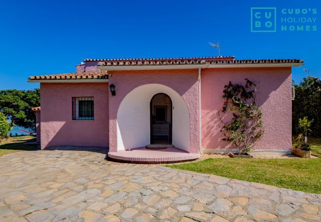 Villa en Mijas Costa - Cubo's Beachfront Villa Khayyam Villa en Mijas Costa - Cubo's Beachfront Villa Khayyam