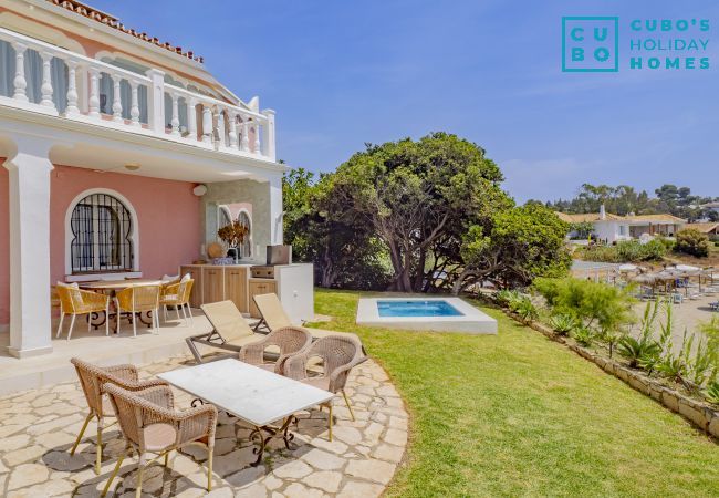 Villa en Mijas Costa - Cubo's Beachfront Villa Khayyam Villa en Mijas Costa - Cubo's Beachfront Villa Khayyam