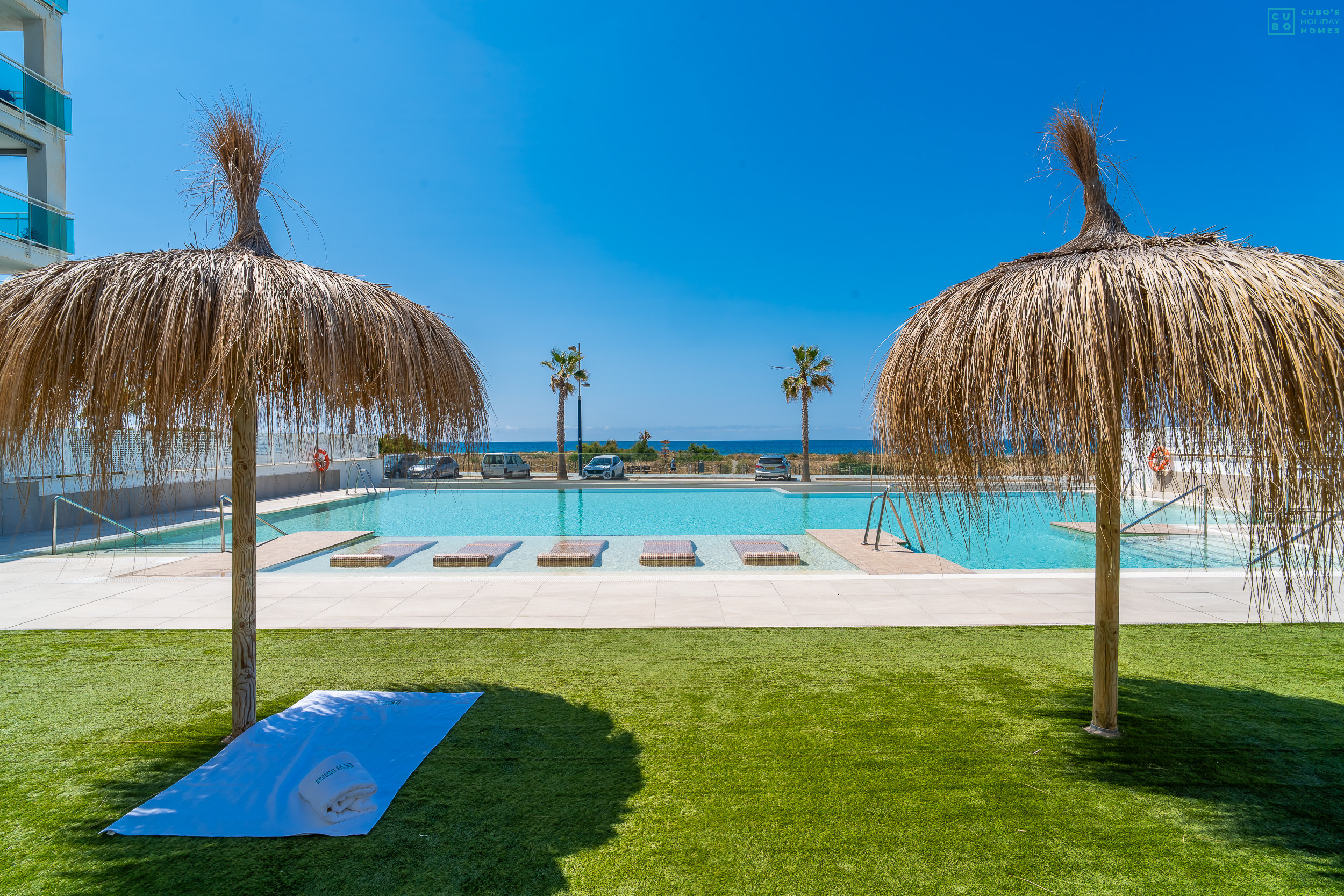 Apartamento vacacional con piscina en Torrox