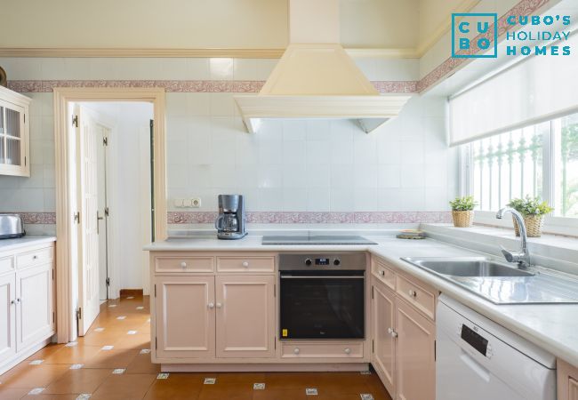 Villa en Torremolinos - Cubo's Villa Galemar Torremolinos Pool & Padel Villa en Torremolinos - Cubo's Villa Galemar Torremolinos Pool & Padel