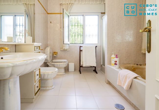 Villa en Torremolinos - Cubo's Villa Galemar Torremolinos Pool & Padel Villa en Torremolinos - Cubo's Villa Galemar Torremolinos Pool & Padel