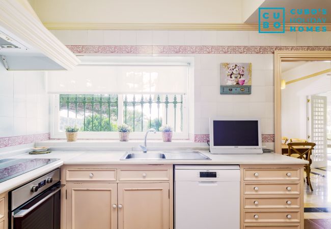 Villa en Torremolinos - Cubo's Villa Galemar Torremolinos Pool & Padel Villa en Torremolinos - Cubo's Villa Galemar Torremolinos Pool & Padel