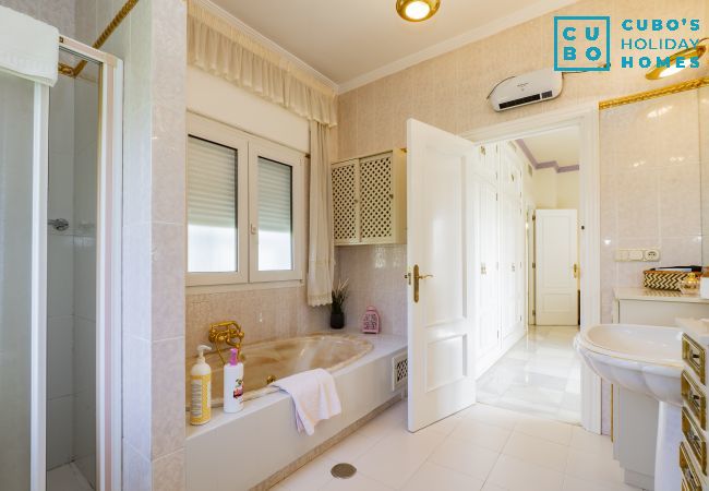 Villa en Torremolinos - Cubo's Villa Galemar Torremolinos Pool & Padel Villa en Torremolinos - Cubo's Villa Galemar Torremolinos Pool & Padel