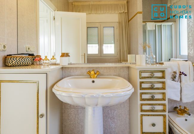 Villa en Torremolinos - Cubo's Villa Galemar Torremolinos Pool & Padel Villa en Torremolinos - Cubo's Villa Galemar Torremolinos Pool & Padel