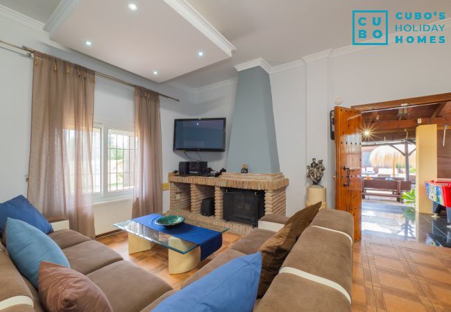 Villa en Alhaurín el Grande - Cubo's Villa Las Palmeras Altas 14PAX Villa en Alhaurín el Grande - Cubo's Villa Las Palmeras Altas 14PAX