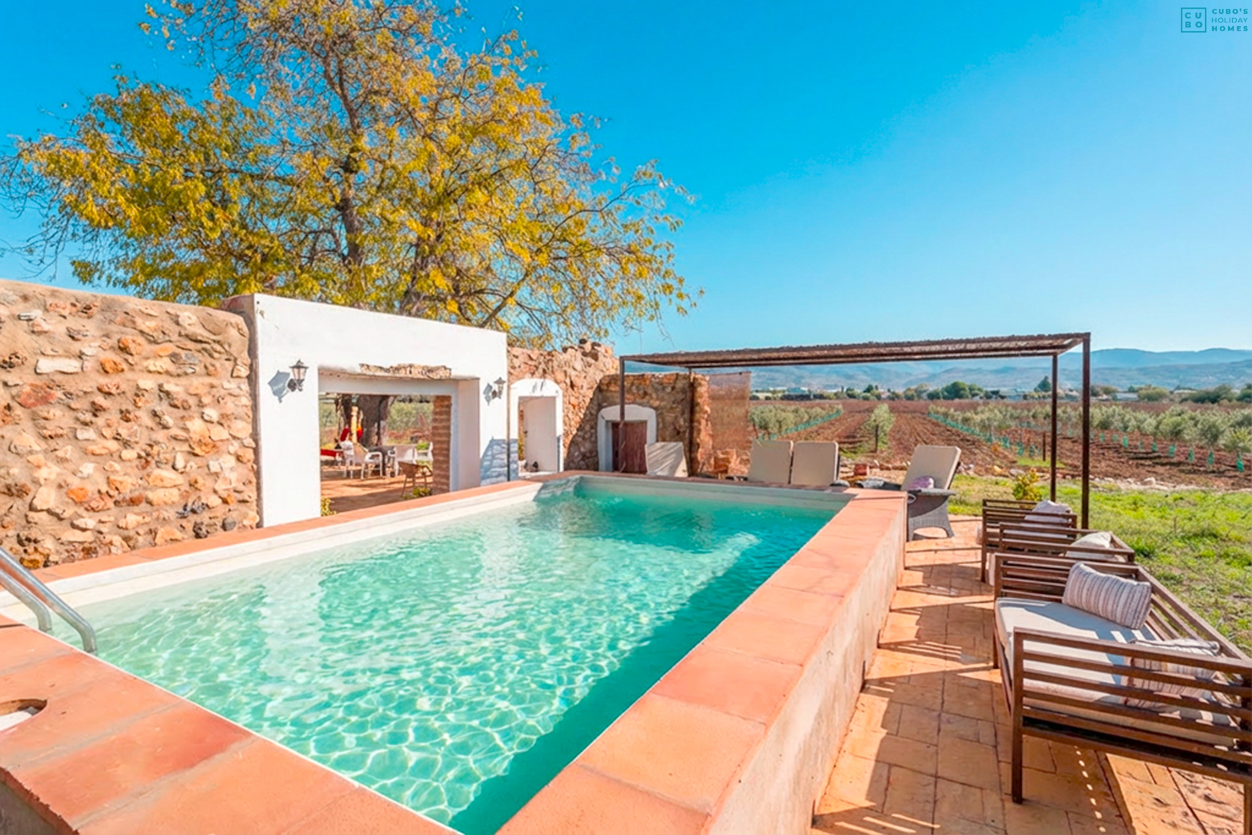 Encantadora Casa rural con piscina en Antequera