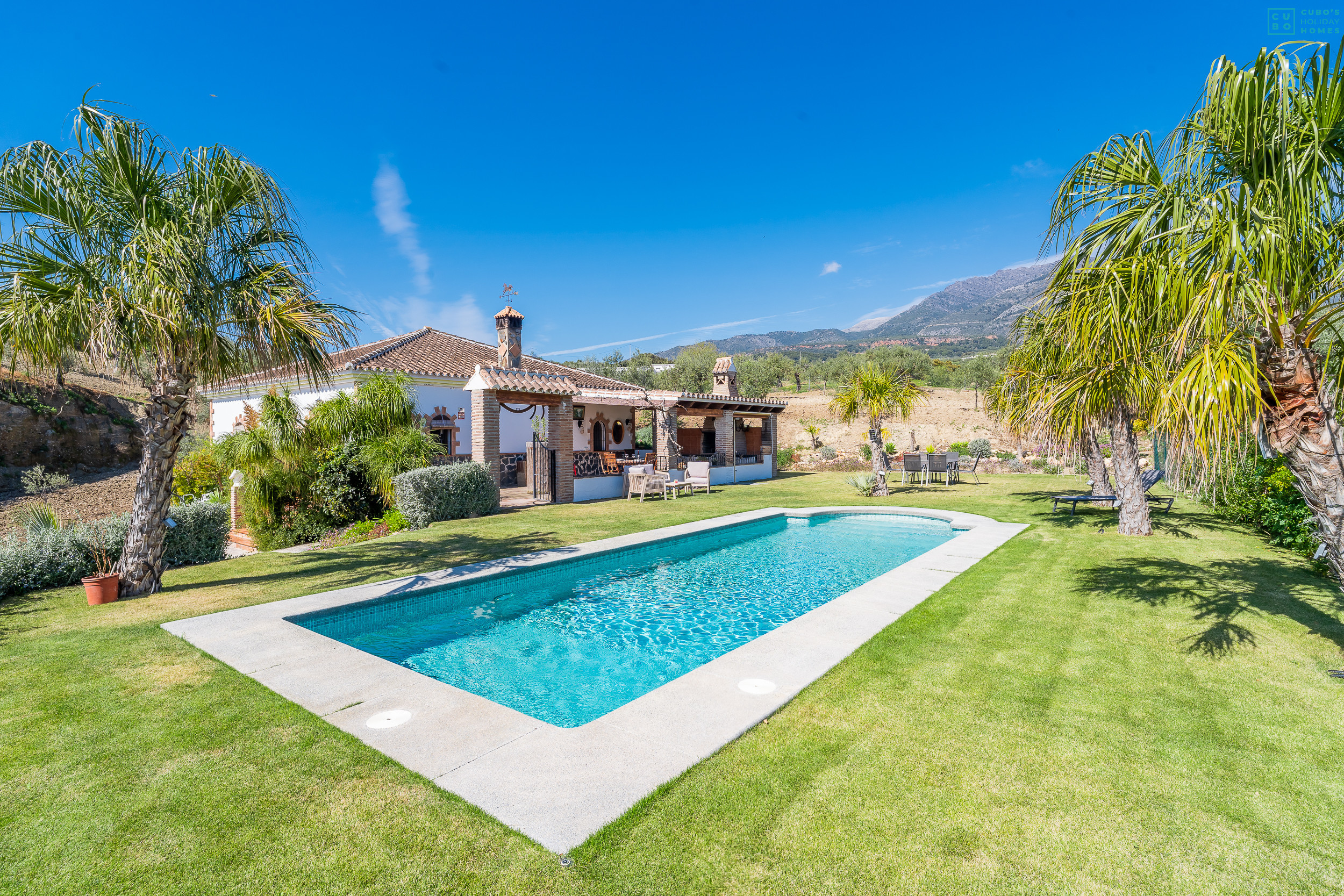 Casa rural en Alozaina con piscina