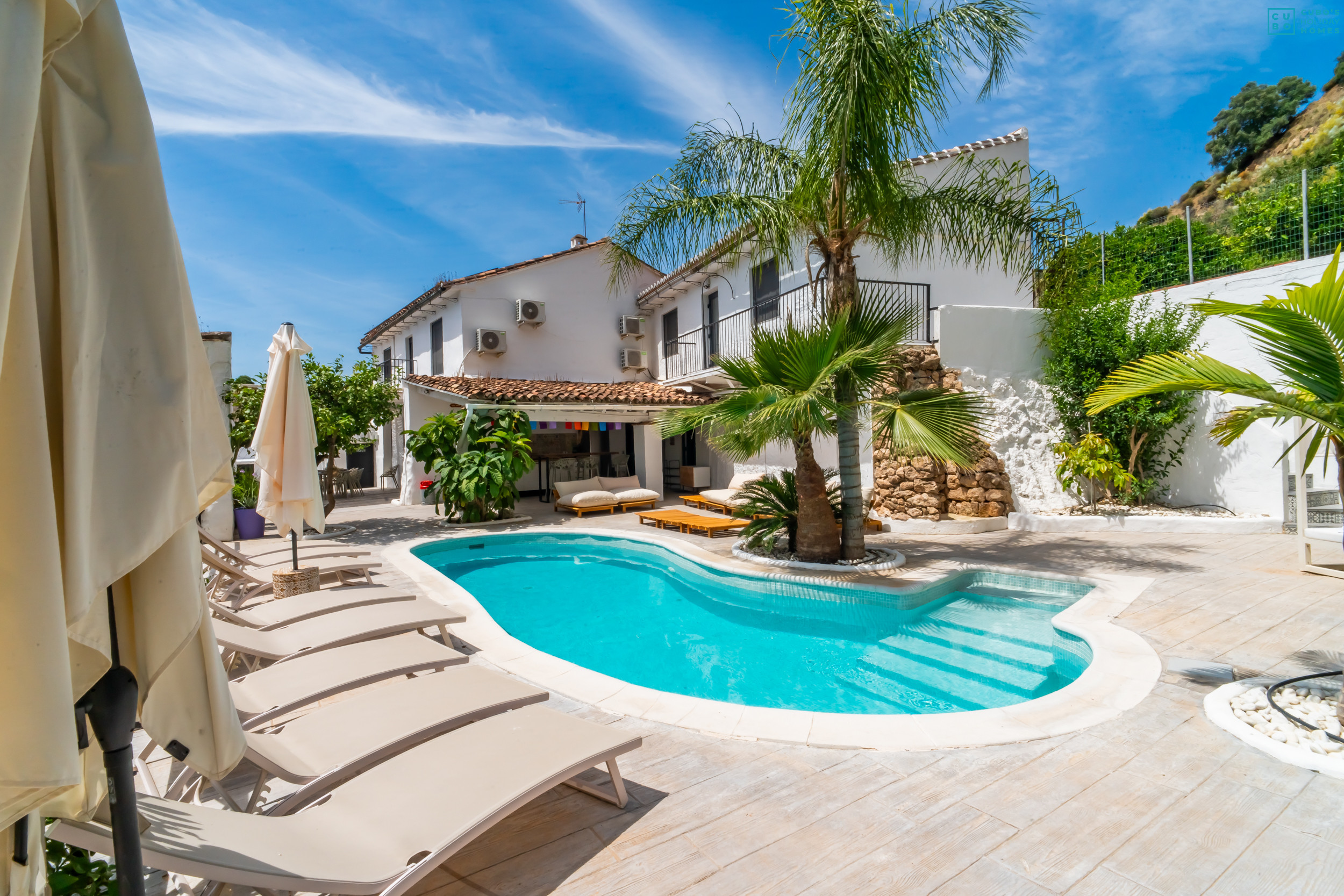 Casa rural con piscina en Casarabonela