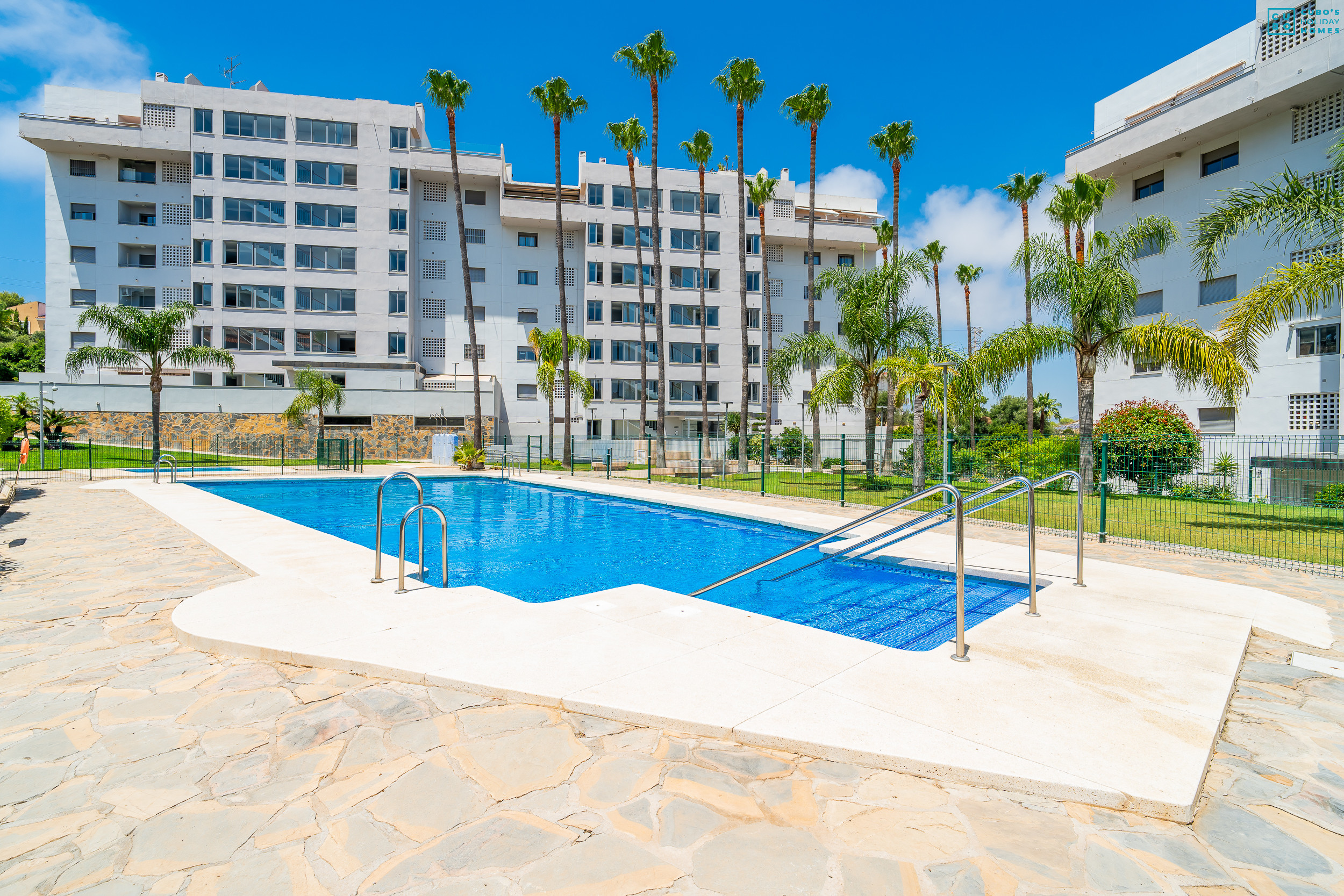 Apartamento vacacional con piscina en Fuengirola