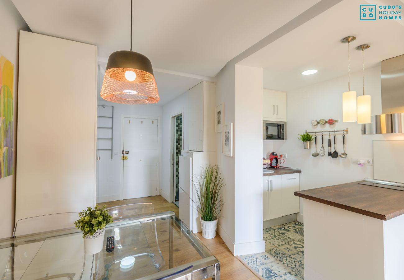 Salón comedor de este apartamento en Benalmádena