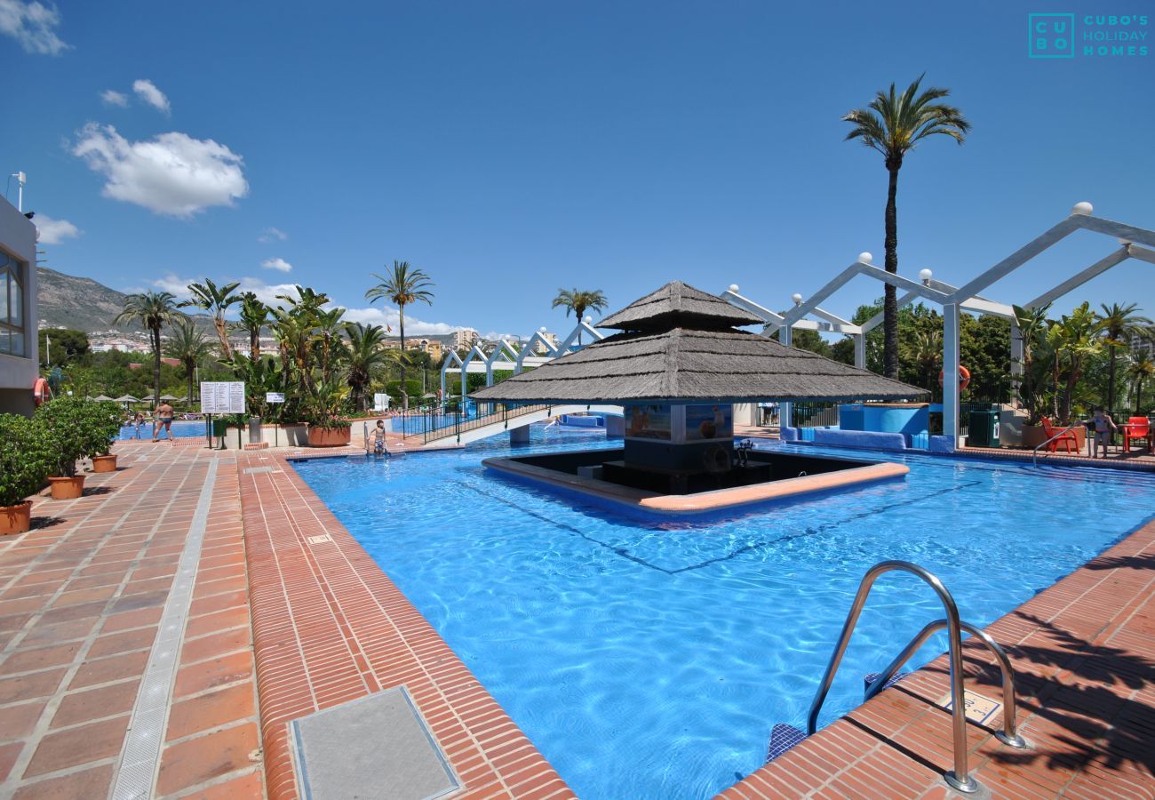 Piscina comunitaria de este apartamento en Benalmádena