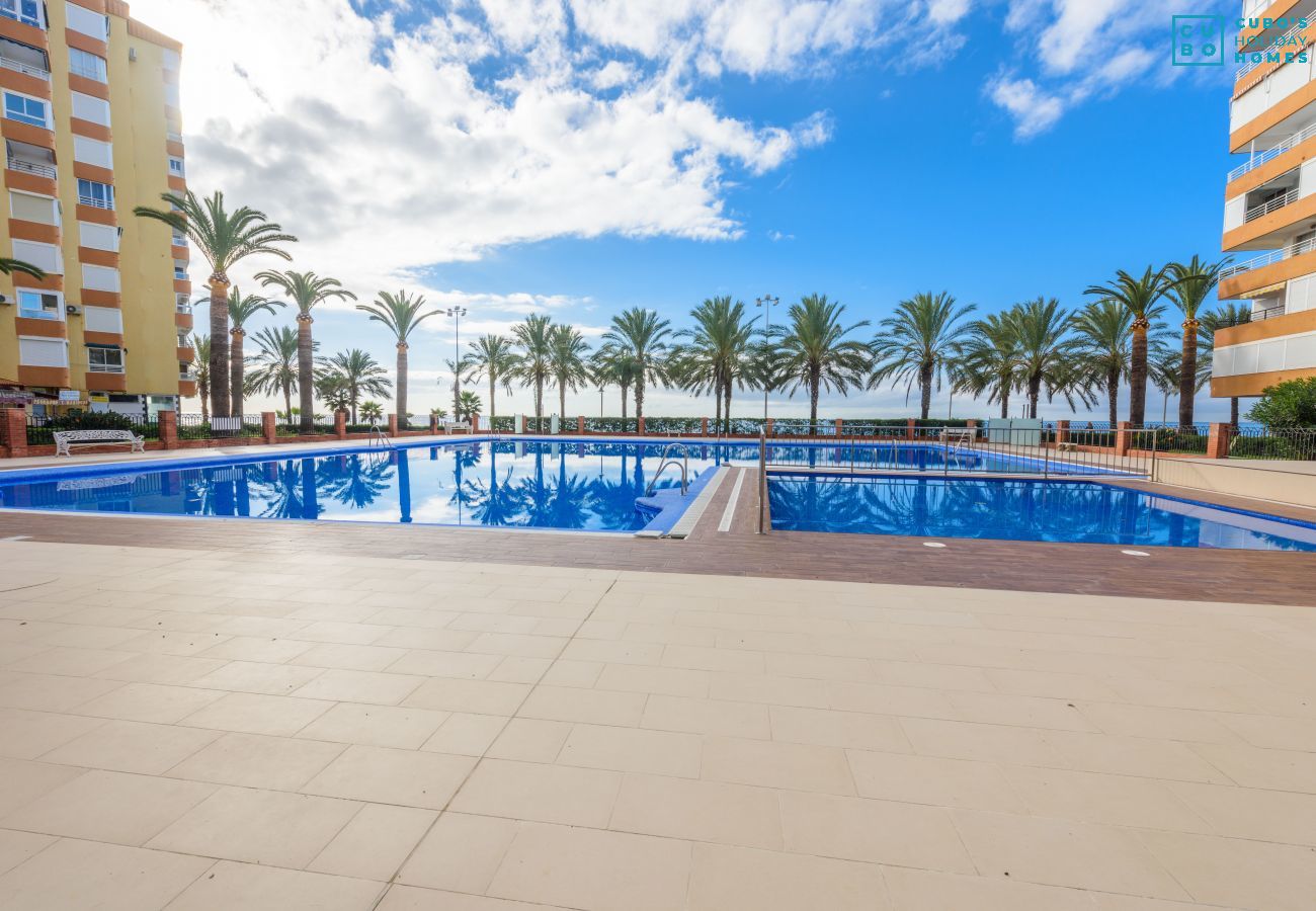 Piscina comunitaria de este apartamento en La Caleta de Vélez