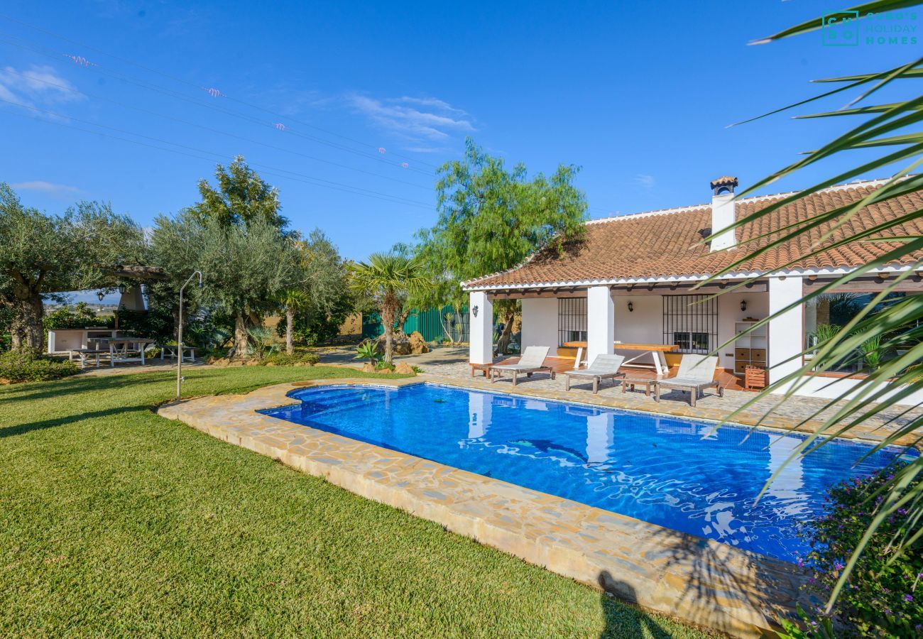 Villa Cortijo La Indiana en Alhaurín el Grande con piscina privada