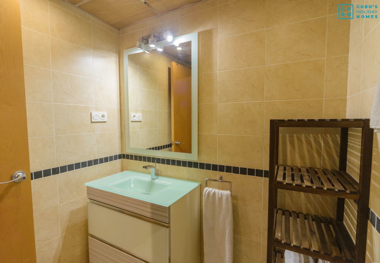 Baño de este apartamento en Fuengirola