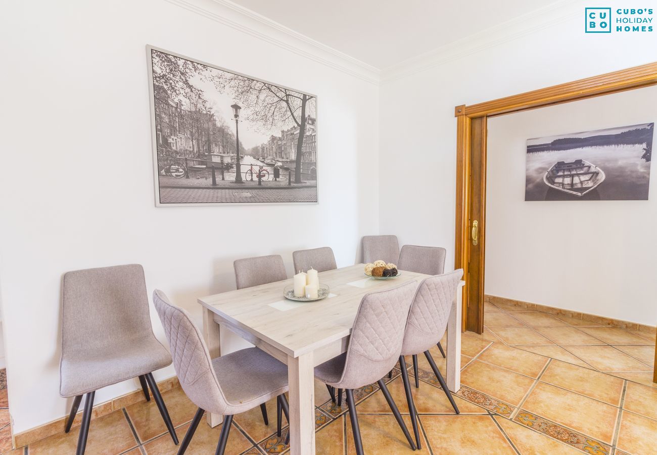 Salón comedor de esta finca de lujo en Alhaurín el Grande