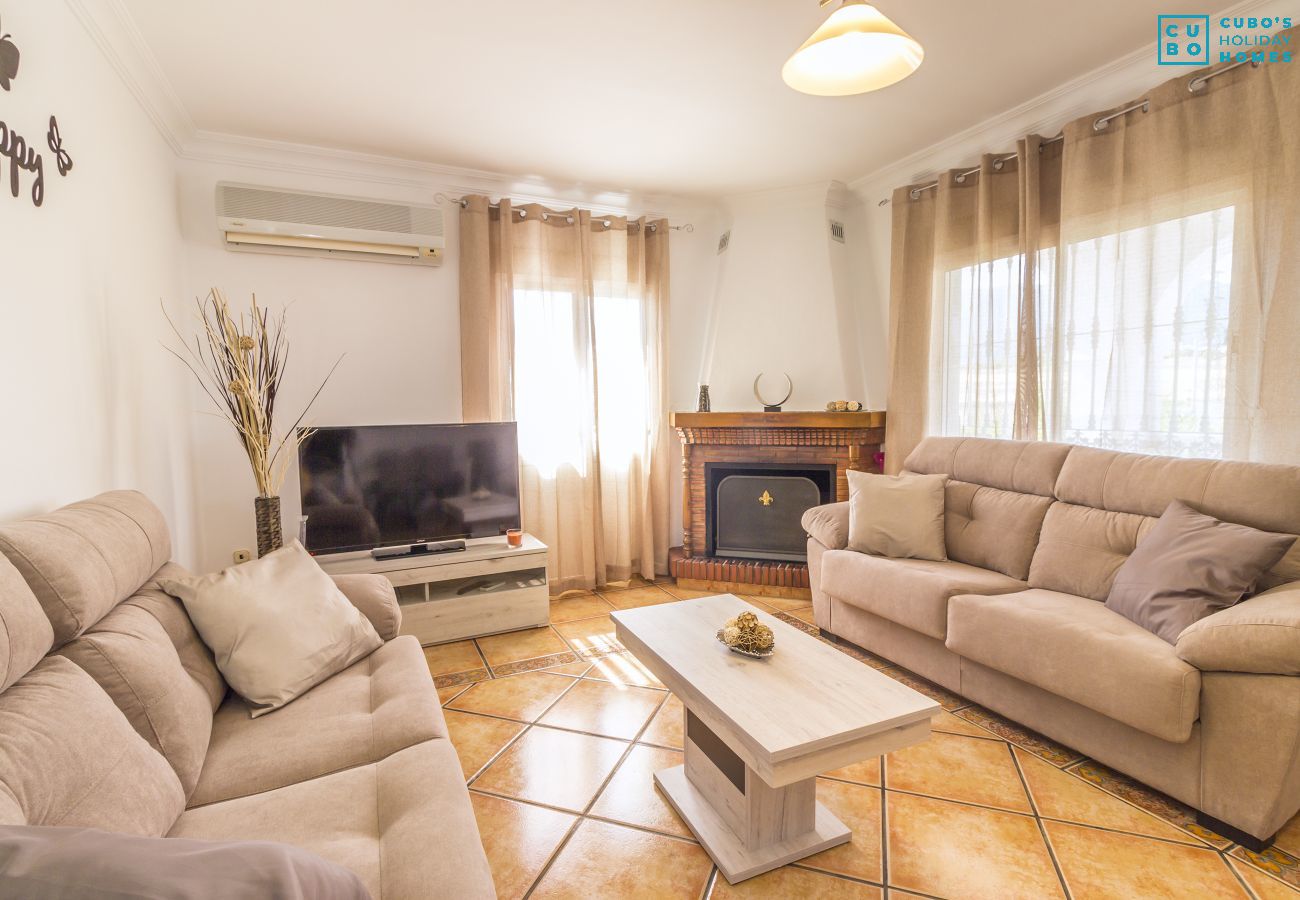 Salón comedor de esta finca de lujo en Alhaurín el Grande