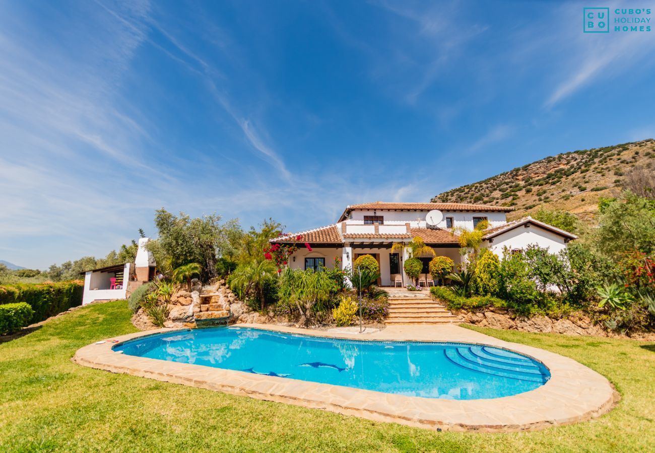 Piscina privada de esta villa en Alhaurín el Grande