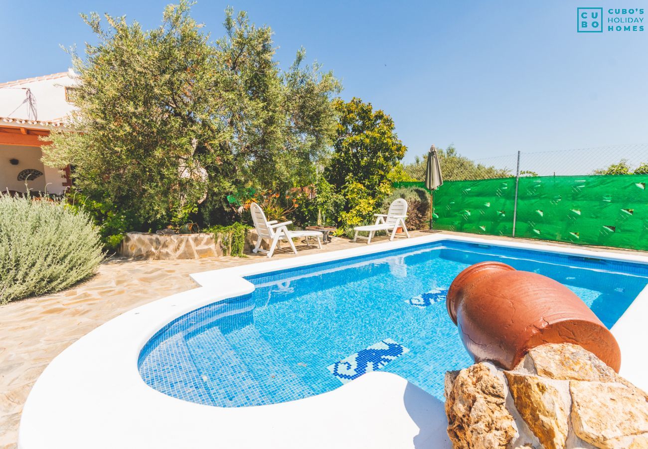 Piscina privada de esta finca en Alhaurín el Grande