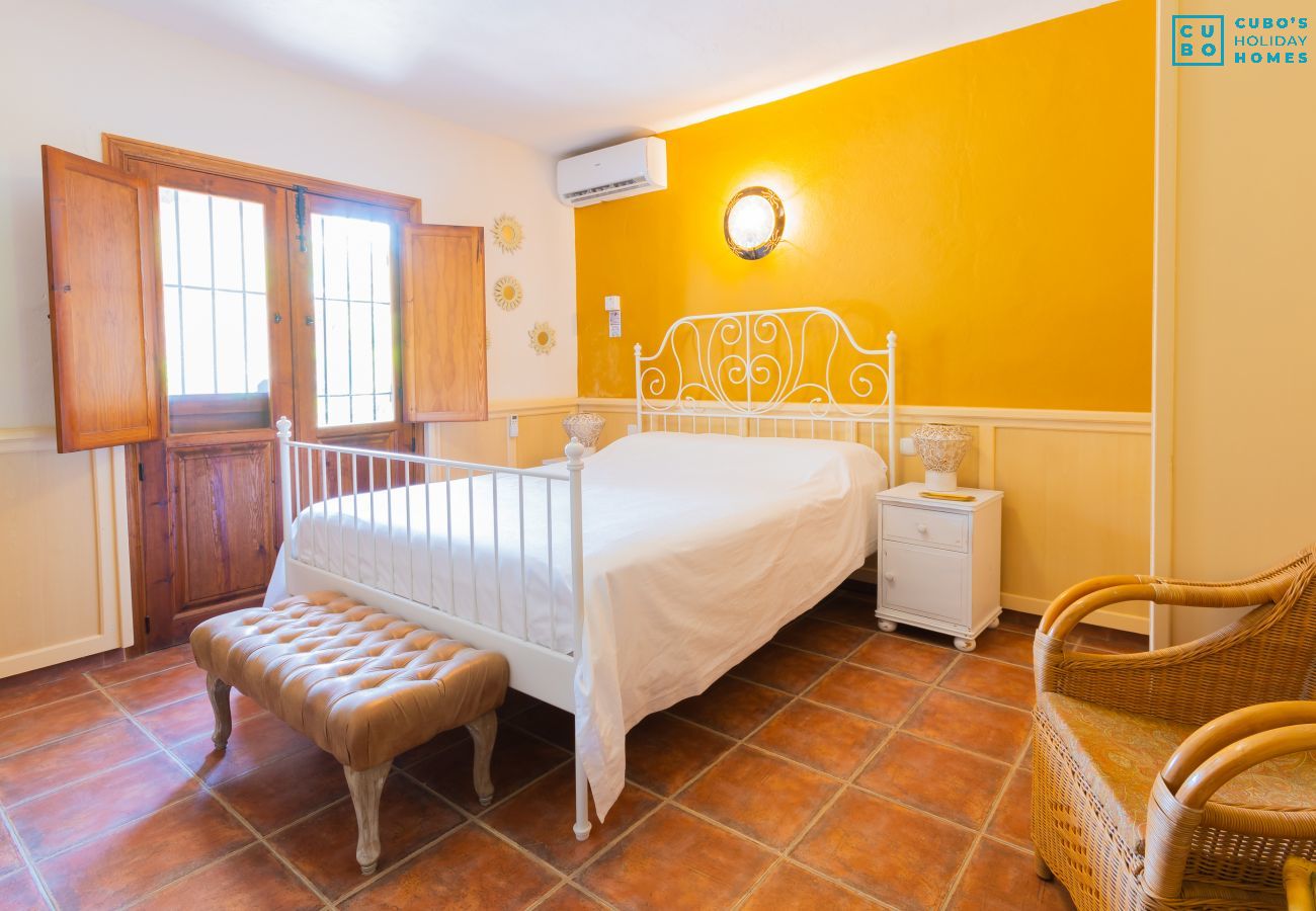 Dormitorio de este apartamento rural en Mijas Pueblo
