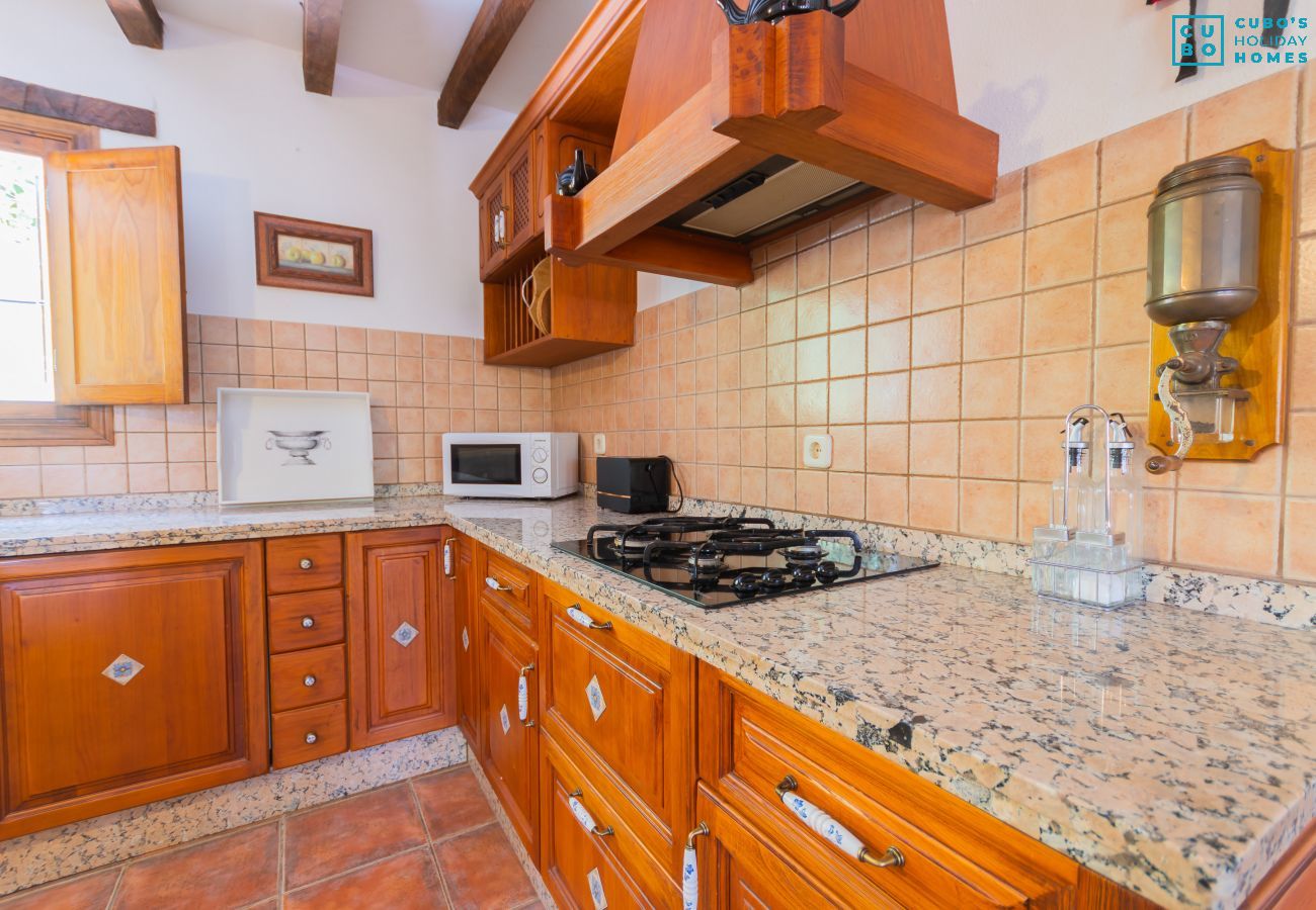 Cocina de este apartamento rural en Mijas Pueblo