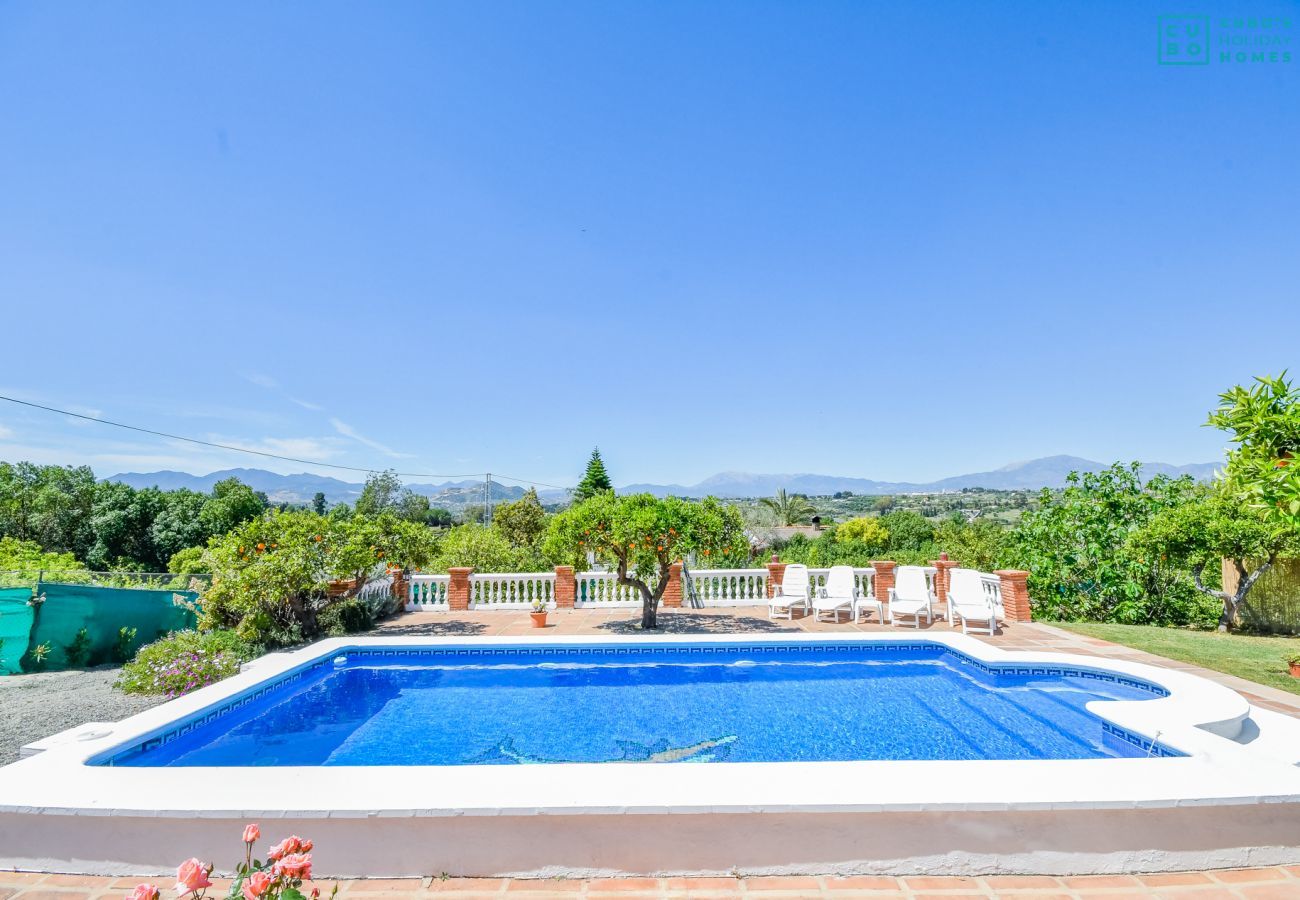 Piscina privada de esta Finca en Cártama