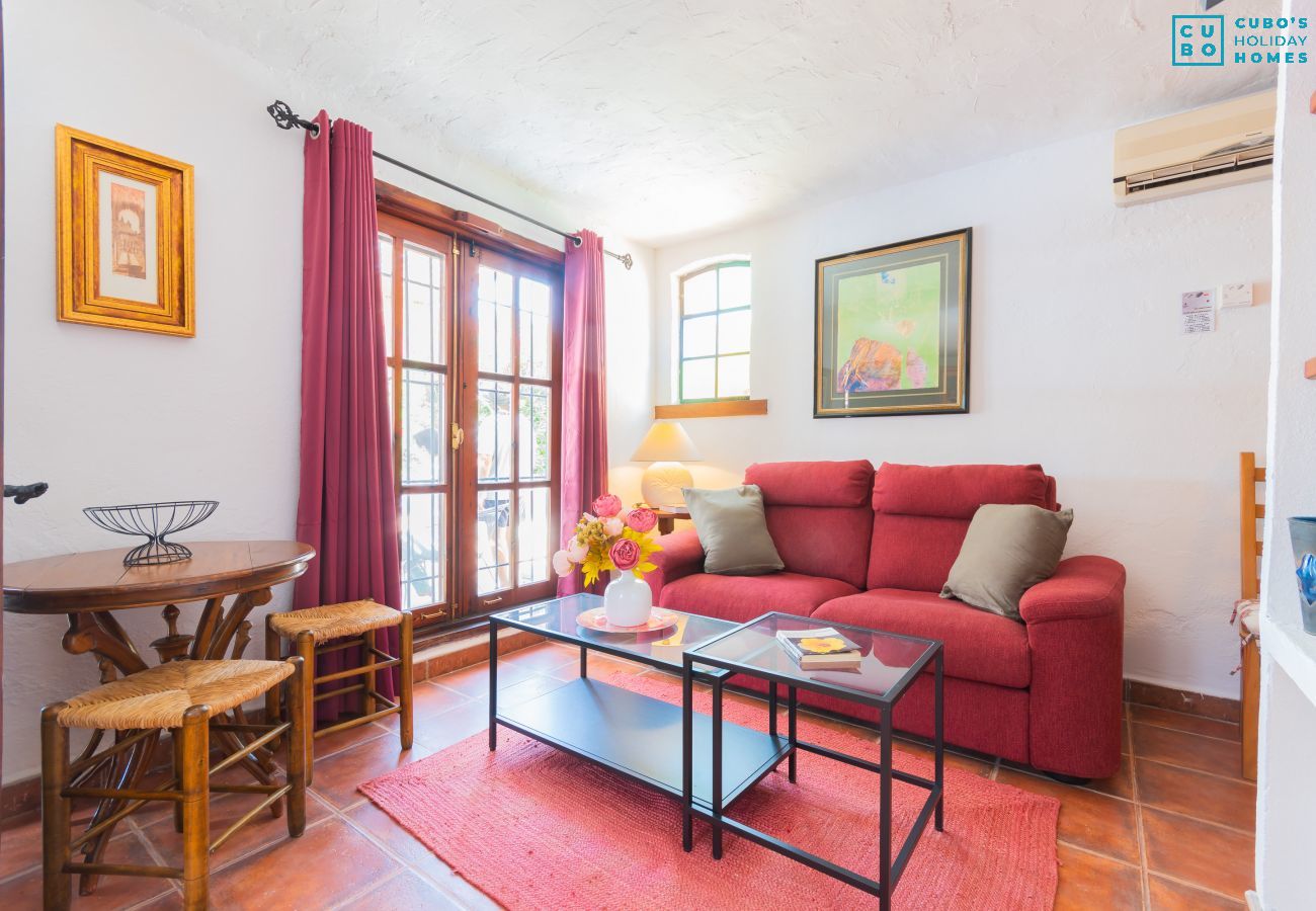 Salón de este apartamento rural en Mijas Pueblo