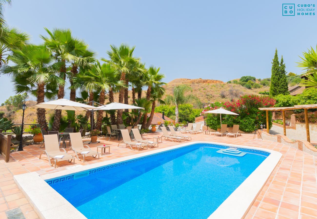 Piscina de este estudio rural en Mijas Pueblo