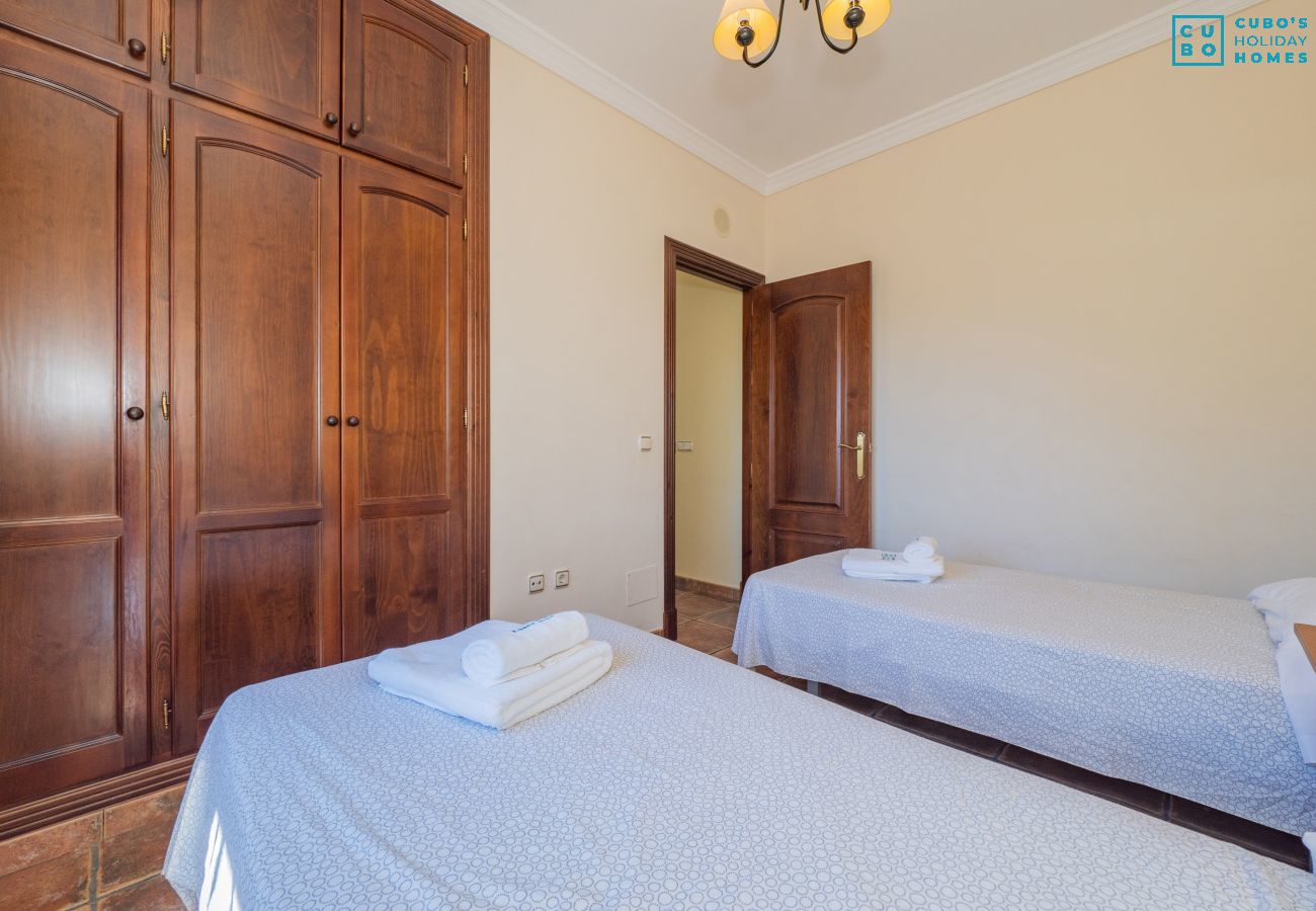 Casa rural en Alhaurín el Grande - Cubo's Finca Las Tinajas de la Dehesilla