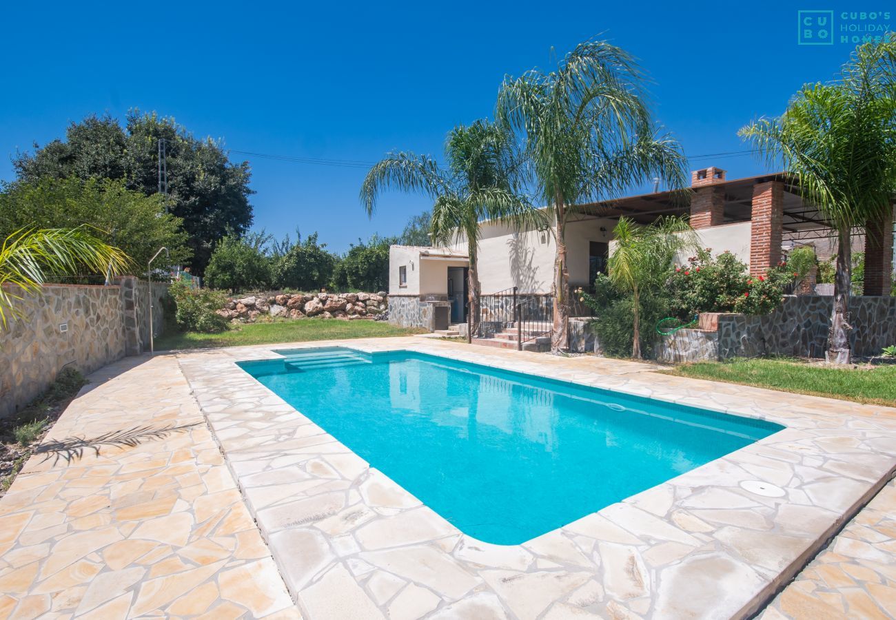 Piscina privada de esta finca en Alhaurín el Grande