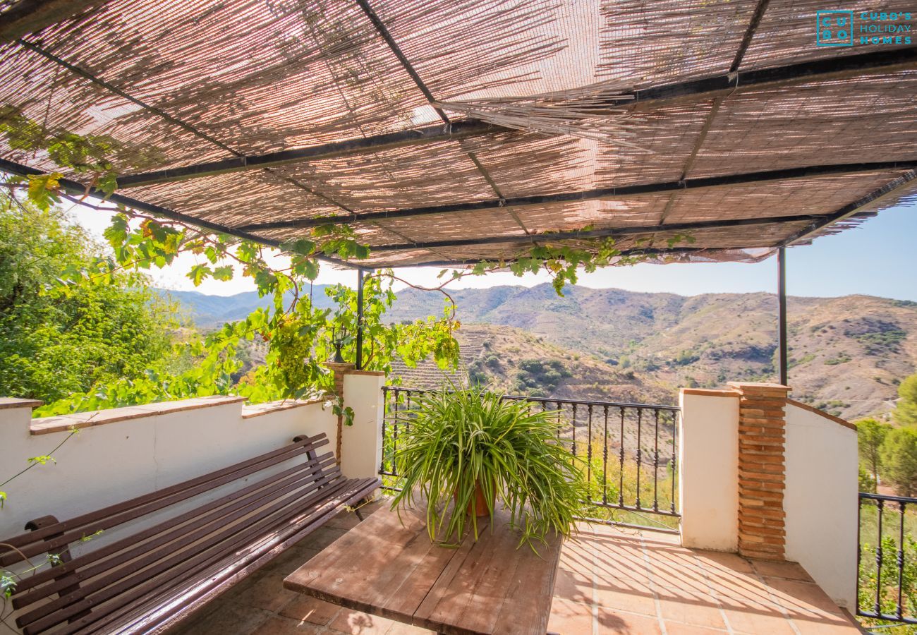 Vistas de esta casa rural en Guaro