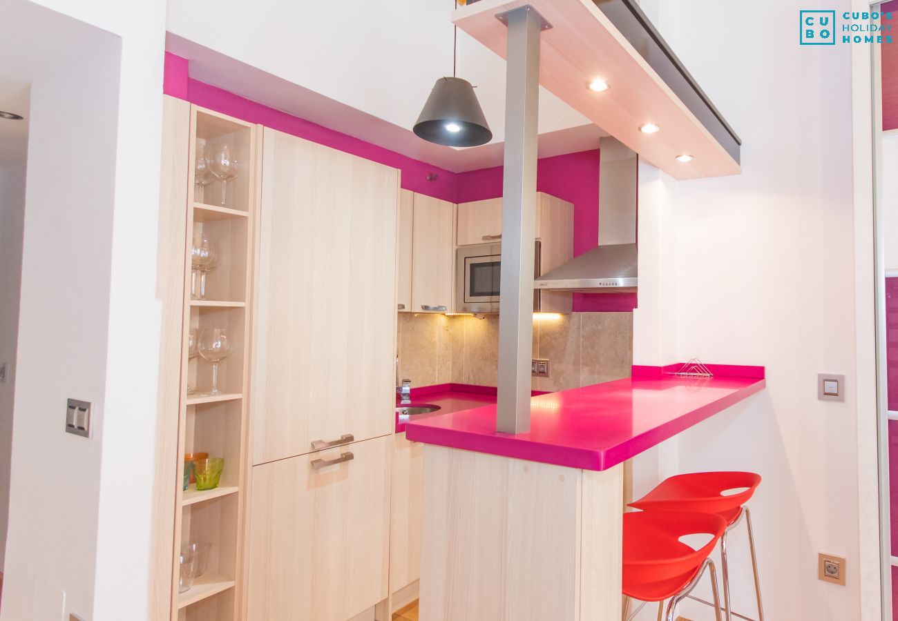 Cocina de este apartamento en el centro de Málaga