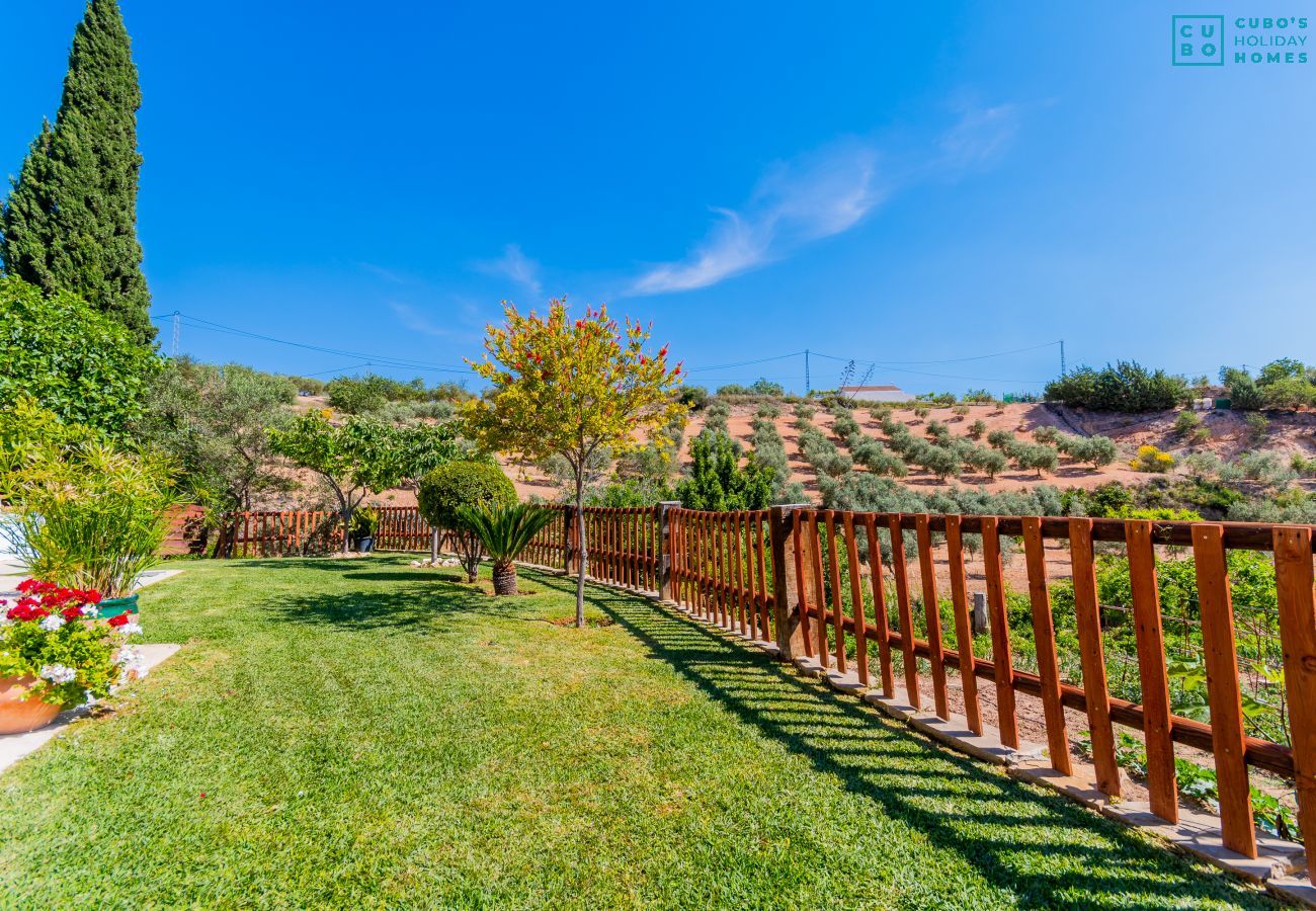 Jardín de esta casa cerca de El Caminito del Rey