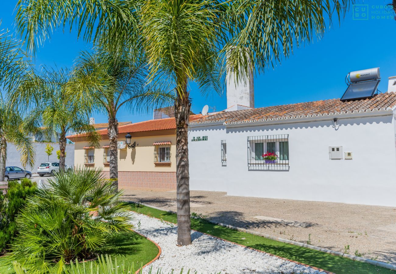 Exteriores de esta casa rural en la Estación de Cártama