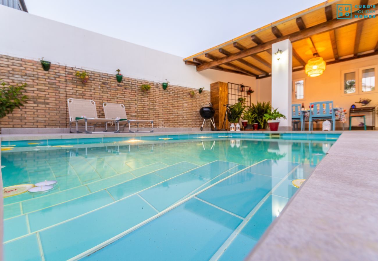 Piscina de esta casa rural en la Estación de Cártama