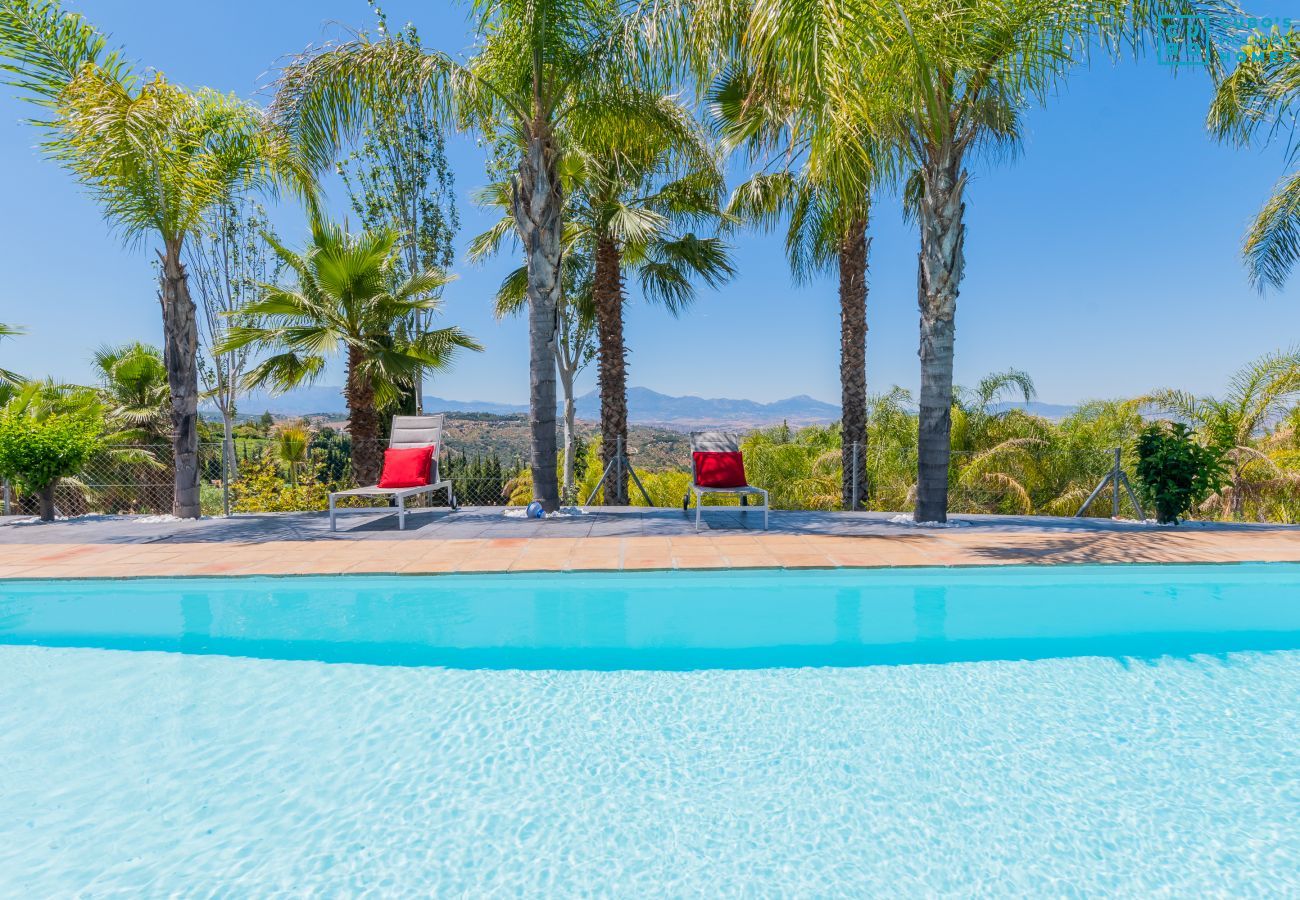 Piscina de esta Finca en Alhaurín el Grande