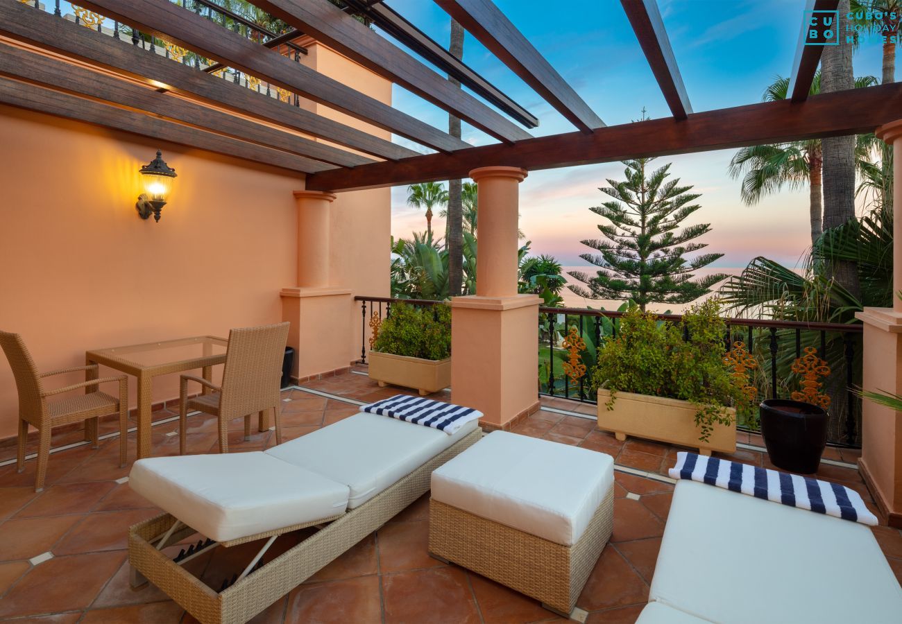 Apartamento en Nueva andalucia - Cubo's Luxury Beach Front Duplex Puerto Banus