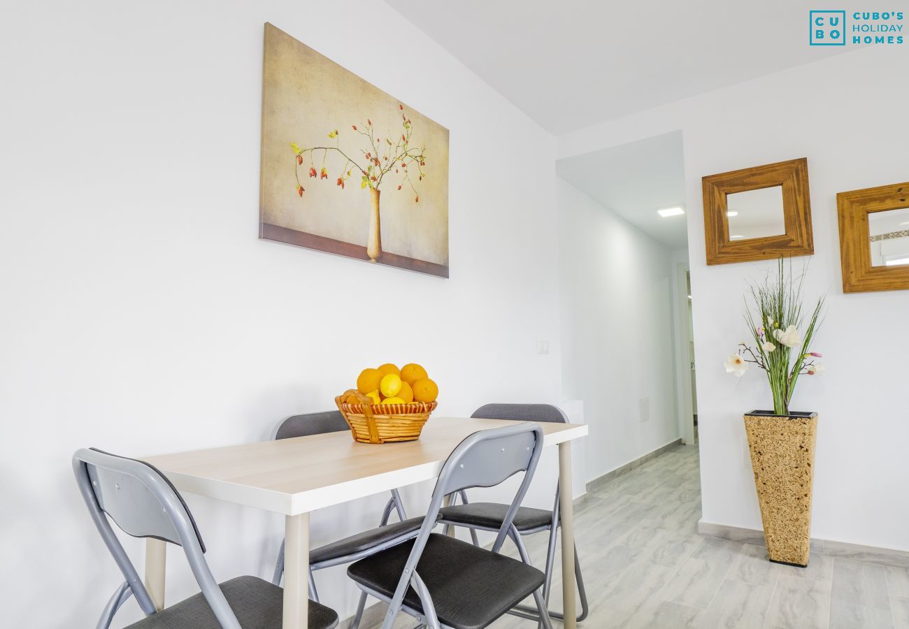 Salón comedor de esta casa rural en Cártama