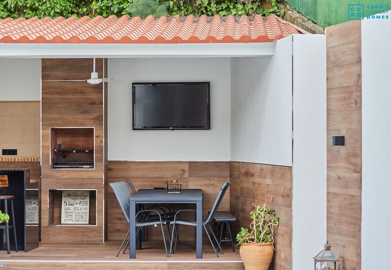 Barbacoa de esta finca en los Montes de Málaga