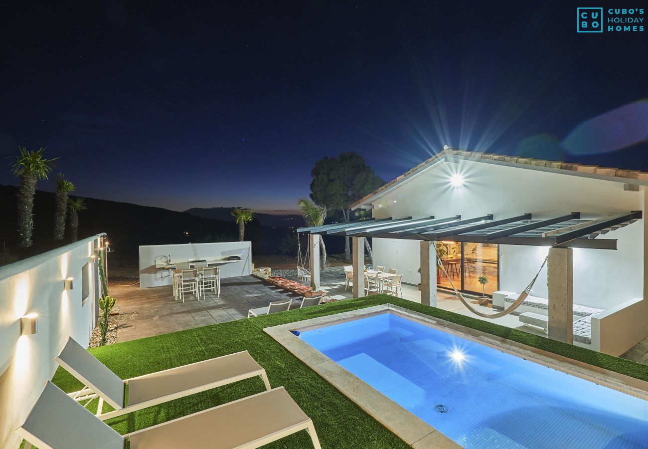 Exteriores y piscina de esta fantástica Villa