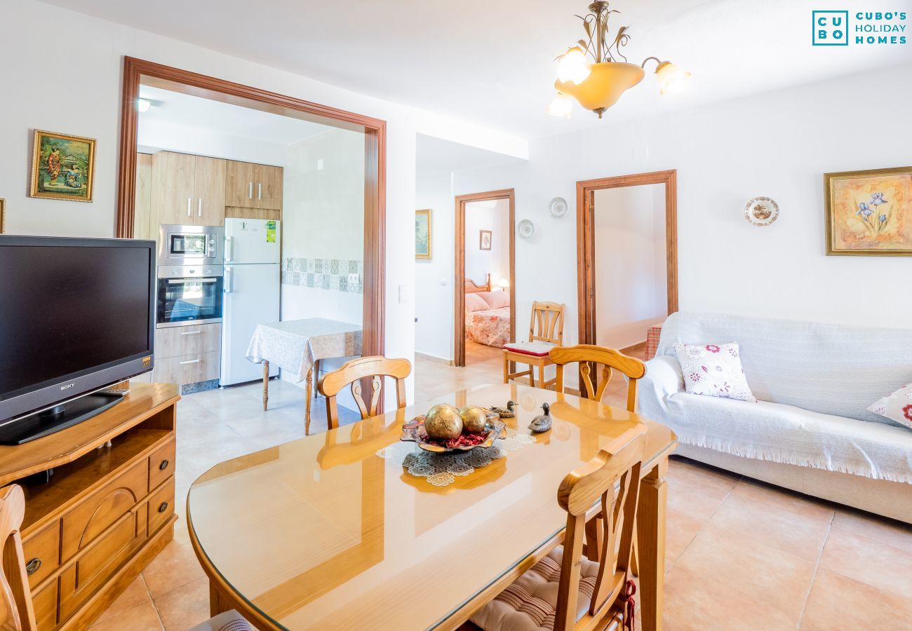 Salón comedor de esta casa rural en Alhaurín el Grande