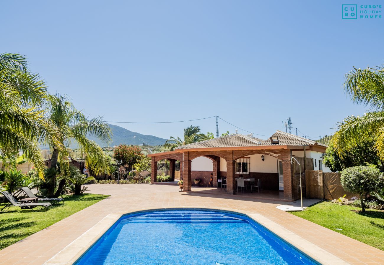 Piscina de esta casa rural en Alhaurín el Grande