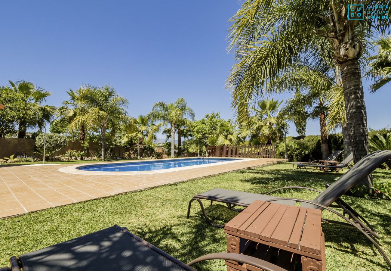 Jardín de esta casa rural en Alhaurín el Grande