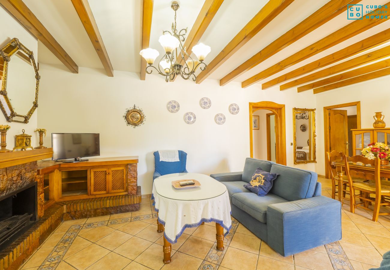 Salón comedor de este chalet en Alhaurín el Grande