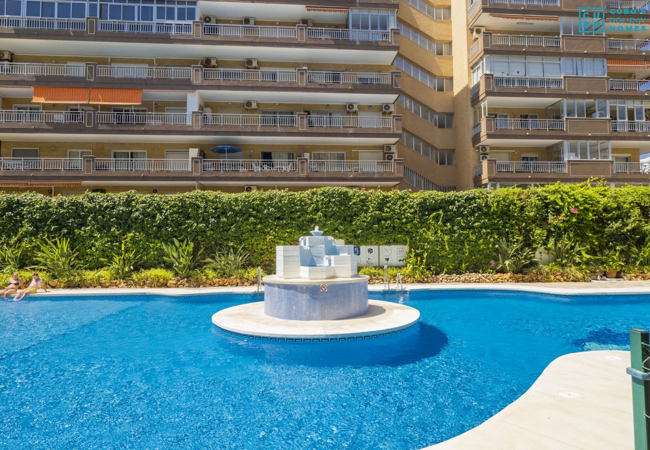 Piscina comunitaria de este apartamento en Fuengirola