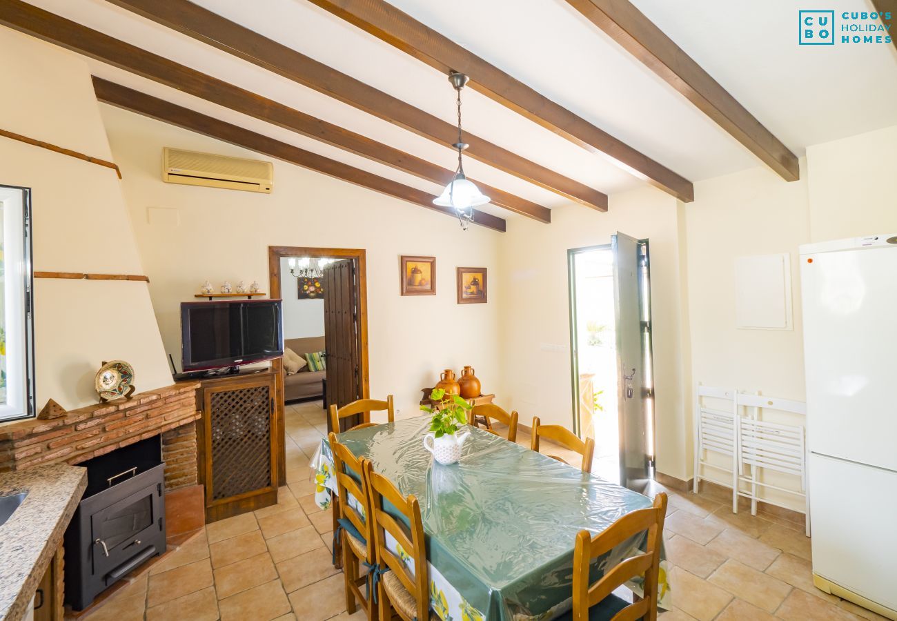 Cocina de esta casa rural en Pizarra