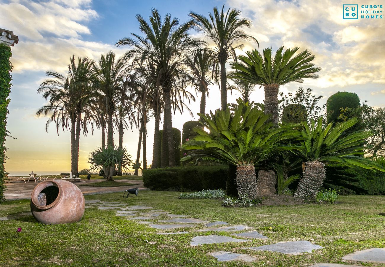 Jardín de esta villa de lujo en Málaga 