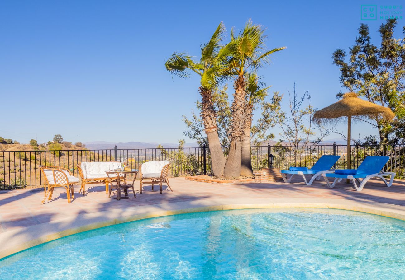 Piscina privada de esta Finca en Alhaurín el Grande