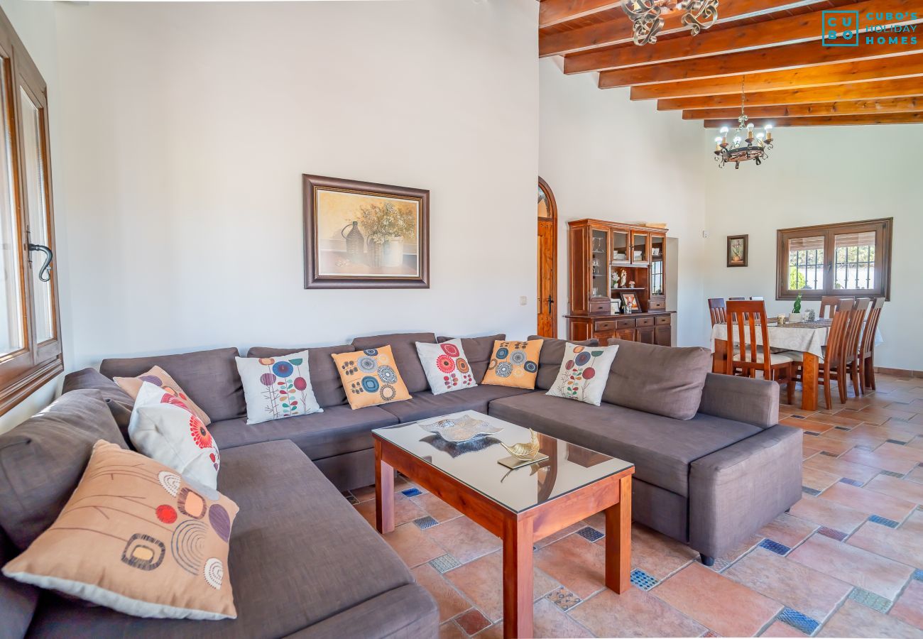 Casa rural en Alhaurín el Grande - Cubo's Finca La Deseada Family