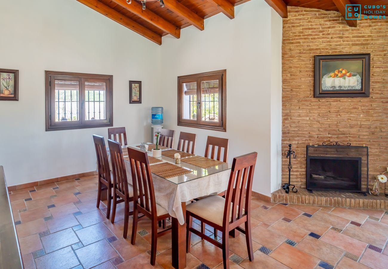 Casa rural en Alhaurín el Grande - Cubo's Finca La Deseada Family