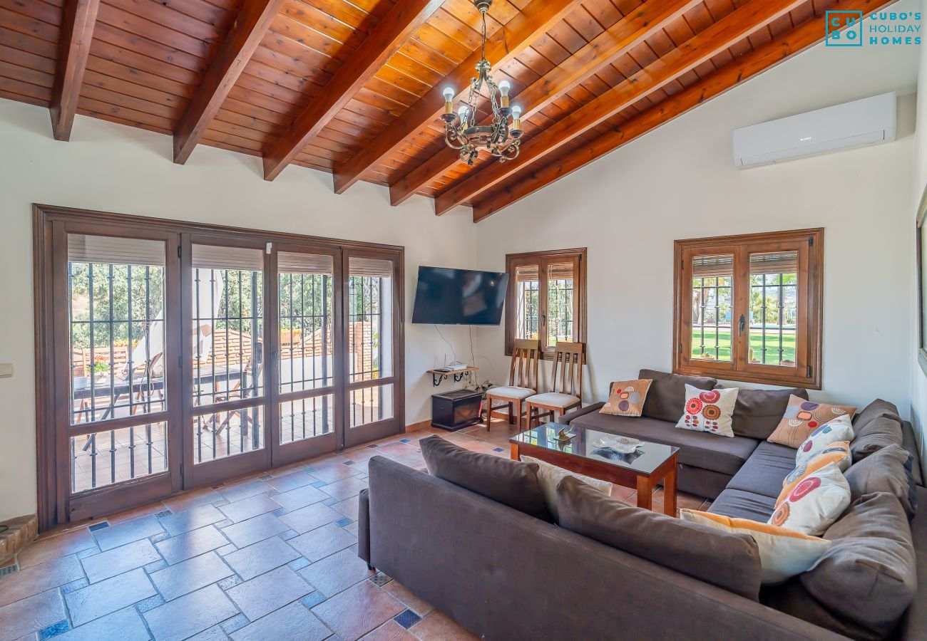 Casa rural en Alhaurín el Grande - Cubo's Finca La Deseada Family
